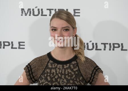 Anya Taylor-joy assiste à la présentation du film MULTIPLE à l'hôtel Villamagna à Madrid 12 janvier 2017, en Espagne. (Photo par Oscar Gonzalez/NurPhoto) *** Veuillez utiliser le crédit du champ de crédit *** Banque D'Images