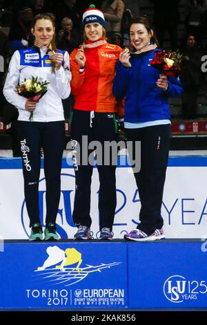 Rianne de Vries (NED), Martina Valcepina (ITA), Charlotte Gilmartin (GBR) - 500 m - Mesdames aux Championnats européens de patinage de vitesse sur piste courte de l'UIP 2017 à Turin, Italie, le 14 janvier 2017. (Photo de Mauro Ujetto/NurPhoto) *** Veuillez utiliser le crédit du champ de crédit *** Banque D'Images