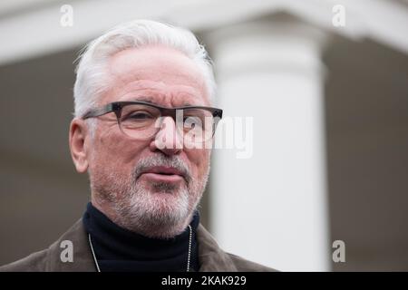 Lundi, 16 janvier, Joe Maddon, directeur des Cubs de Chicago, répond aux questions des journalistes, à l'extérieur de l'aile ouest de la Maison Blanche. (Photo de Cheriss May/NurPhoto) *** Veuillez utiliser le crédit du champ de crédit *** Banque D'Images