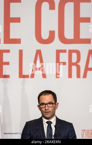 Benoit Hamon prononce un discours à la suite des premiers résultats du second tour de la primaire sur 29 janvier 2017, au siège de sa campagne à Paris. Hamon a gagné plus de 58% des voix sur l'ancien Premier ministre centriste Manuel Valls, selon les premiers résultats partiels.photo de Julien Mattia/NurPhoto) *** Veuillez utiliser le crédit du champ de crédit *** Banque D'Images