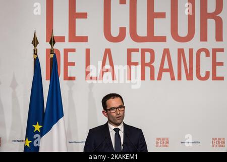 Benoit Hamon prononce un discours à la suite des premiers résultats du second tour de la primaire sur 29 janvier 2017, au siège de sa campagne à Paris. Hamon a gagné plus de 58% des voix sur l'ancien Premier ministre centriste Manuel Valls, selon les premiers résultats partiels.photo de Julien Mattia/NurPhoto) *** Veuillez utiliser le crédit du champ de crédit *** Banque D'Images