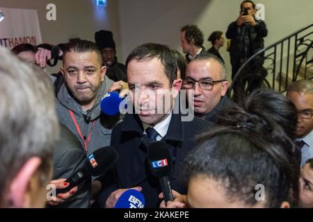 Benoit Hamon, vainqueur des primaires de gauche avant les élections présidentielles de 2017 en France, lors d'un discours à la suite des résultats du second tour de la primaire sur 29 janvier 2017 à Paris, en France. Benoit Hamon est le candidat du Parti socialiste aux élections présidentielles de 2017. (Photo de Julien Mattia/NurPhoto) *** Veuillez utiliser le crédit du champ de crédit *** Banque D'Images