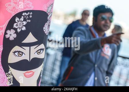 Une scène du marché de la vieille ville de Dubaï. Le lundi 6 février 2017, à Dubaï, Émirats arabes Unis. (Photo par Artur Widak/NurPhoto) *** Veuillez utiliser le crédit du champ de crédit *** Banque D'Images