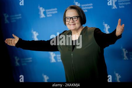 Le réalisateur polonais Agnieszka Holland pose pour les photographes lors d'une séance photo pour le film Pokot (Souor) en compétition au festival Berlinale 67th à Berlin sur 12 février 2017. (Photo de COOLMedia/NurPhoto) *** Veuillez utiliser le crédit du champ de crédit *** Banque D'Images