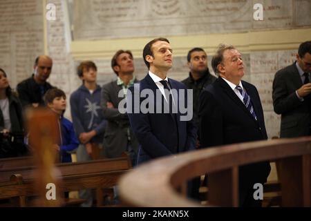 Emmanuel Macron, un espoir présidentiel français, visite la basilique notre-Dame d'Afrique dans le quartier Bab el-Oued d'Alger, sur 14 février 2017. Macron achève sa visite de deux jours en Algérie. (Photo de Billal Bensalem/NurPhoto) *** Veuillez utiliser le crédit du champ de crédit *** Banque D'Images