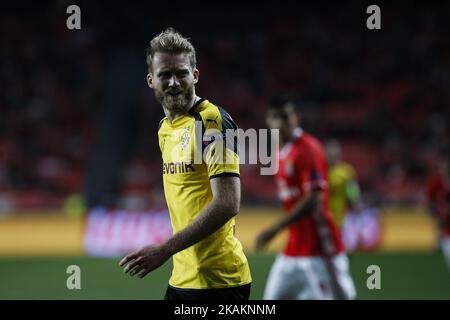 André Schurrle, l'avant de Dortmund, réagit lors du match de la Ligue des champions 2016/17 entre SL Benfica et BVB Borussia Dortmund, à Lisbonne, sur 14 février 2017. (Photo de Carlos Palma/NurPhoto) *** Veuillez utiliser le crédit du champ de crédit *** Banque D'Images