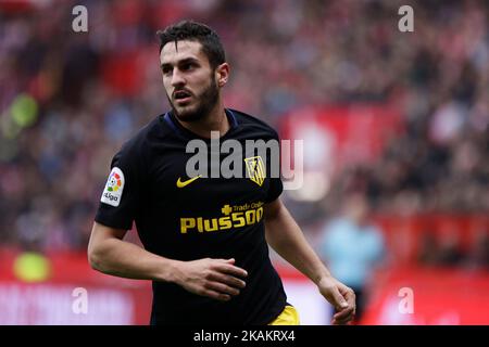 Koke ResurreciÃ³n milieu de terrain de l'Atlético de Madrid (6) pendant le match de la Liga Santander entre le Sporting de Gijon et l'Atlético de Madrid au stade El Molinon sur 18 février 2017 à GijÃ³n, Espagne. (Photo de Jose Manuel Alvarez Rey/NurPhoto) *** Veuillez utiliser le crédit du champ de crédit *** Banque D'Images