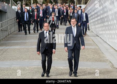 Le Président de la République française François Hollande (L) et le Premier ministre espagnol Mariano Rajoy arrivent au Centre Pompidou lors du sommet franco-espagnol à Malaga, sur 20 février 2017. (Photo de Guillaume Pinon/NurPhoto) *** Veuillez utiliser le crédit du champ de crédit *** Banque D'Images