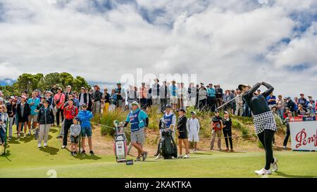 Pornanong Phatlum de Thaïlande au cours de la quatrième manche de l'Open féminin AUSTRALIEN ISPS Handa au Royal Adelaide Golf Club sur 19 février 2017 à Adélaïde, en Australie. (Photo par Andy Astfalck/NurPhoto) *** Veuillez utiliser le crédit du champ de crédit *** Banque D'Images