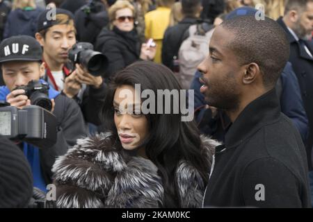 Model Winnie Harlow participe à la semaine de mode Dior automne/hiver 2017/18 sur 3 mars 2017 à Paris, France. (Photo de Nataliya Petrova/NurPhoto) *** Veuillez utiliser le crédit du champ de crédit *** Banque D'Images