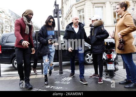 Kendall Jenner a vu quitter son hôtel à Paris, en France, sur 6 mars 2017. (Photo de Mehdi Taamallah / Nurphoto) *** Veuillez utiliser le crédit du champ de crédit *** Banque D'Images