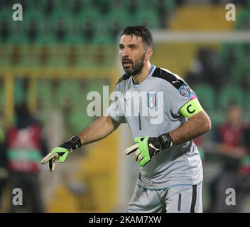 Gianluigi Buffon pendant le match pour se qualifier pour la coupe du monde de football 2018 entre Italia v Albanie, à Palerme, sur 24 mars 2017. (Photo de Gabriele Maricchiolo/NurPhoto) *** Veuillez utiliser le crédit du champ de crédit *** Banque D'Images