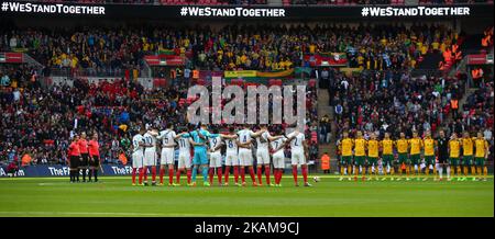 WeStandether Together a été le message de défi au stade Wembley avant le titre de coupe du monde d'Angleterre 2018 lors de la coupe du monde de la FIFA Qualifying - European - Group F match entre l'Angleterre et la Lituanie au stade Wembley Londres 26 mars 2017 (photo par Kieran Galvin/NurPhoto) *** Veuillez utiliser le crédit du champ de crédit *** Banque D'Images