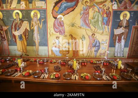 Monastère de Simonopetra, un monastère de 13th siècles dans le Mont Athos, la sainte péninsule qui accueille 20 Monasateries avec 2500 moines chrétiens orthodoxes. Toute la péninsule est classée au patrimoine mondial de l'UNESCO et est protégée. L'entrée des femmes est interdite et le statut de la péninsule est en partie autonome, selon la Grèce. Monastère de Simonopetra (grec : ???????????? , Littéralement: 'Simon's Rock'), aussi Monastère de Simonos Petra (grec: ???? ?????? ????? ), est un monastère orthodoxe de l'est dans l'état monastique du Mont Athos en Grèce. Simonopetra se classe treizième dans la hiérarchie de TH Banque D'Images