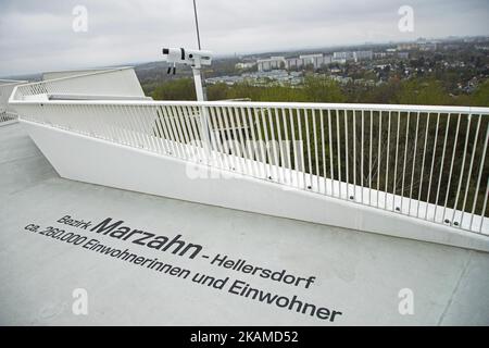 Vue du site touristique 'Wolkenhain' (nuages bosquet) est photographié pendant un aperçu de la presse de l'IGA (International Garden Exhibition) 2017 à Berlin, Allemagne sur 7 avril 2017. Les derniers arrangements sont faits pour l'exposition qui ouvrira de 13 avril jusqu'à 15 octobre 2017 dans le quartier de Marzahn-Hellersdorf et d'accueillir, selon les attentes des organisateurs, environ 2 millions de visiteurs. (Photo par Emmanuele Contini/NurPhoto) *** Veuillez utiliser le crédit du champ de crédit *** Banque D'Images