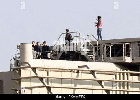 Tom Cruise est vu sur le set de la mission impossible 6 sur le toit du ministère français des Finances sur 8 avril 2017 à Paris, France. (Photo de Mehdi Taamallah/NurPhoto) *** Veuillez utiliser le crédit du champ de crédit *** Banque D'Images