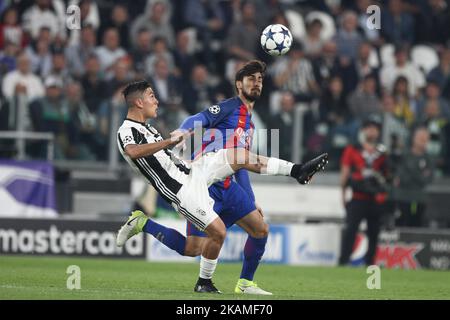 Juventus avance Paulo Dybala (21) en action lors du match de football quart de finale de la Ligue des champions de l'UEFA JUVENTUS - BARCELONE le 11/04/2017 au stade Juventus de Turin, Italie. ( Photo de Matteo Bottanelli/NurPhoto) *** Veuillez utiliser le crédit du champ de crédit *** Banque D'Images