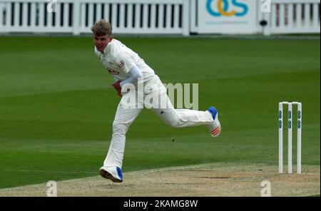 Sam Curran de Surrey pendant le Championnat du comté de Specsavers - dividendes un match entre le CCC de Surrey et le CCC du Lancashire au Kia Oval, Londres on 14 avril 2017 (photo de Kieran Galvin/NurPhoto) *** Veuillez utiliser le crédit du champ de crédit *** Banque D'Images