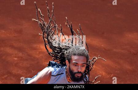 Dustin Brown pendant le match contre Bernard Tomic correspondant à l'Open de Barcelone Banc Sabadell, sur 25 avril 2017. (Photo par Urbanandsport/NurPhoto) *** Veuillez utiliser le crédit du champ de crédit *** Banque D'Images