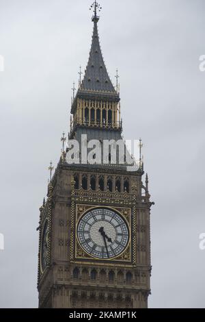 Vue sur Big Ben à Londres, Royaume-Uni jeudi, 27 avril 2017. Selon la police métropolitaine, un homme a été arrêté pour suspicion de commission, de préparation et d'instigation d'actes de terrorisme et de possession d'une arme offensive. (Photo d'Alberto Pezzali/NurPhoto) *** Veuillez utiliser le crédit du champ de crédit *** Banque D'Images