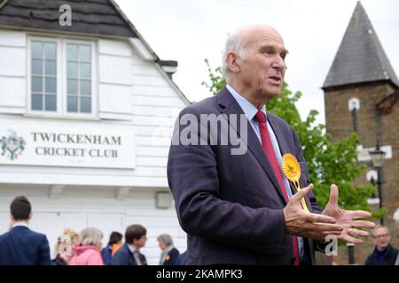 L'ancien secrétaire d'entreprise, Vince Cable, assiste à un rassemblement de presse à Twickenham, dans l'ouest de Londres, sur 28 avril 2017, où il se trouve au poste de député. Cable a mis en garde contre l'incertitude économique suite au Brexit. (Photo de Jay Shaw Baker/NurPhoto) *** Veuillez utiliser le crédit du champ de crédit *** Banque D'Images