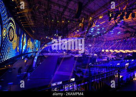 Une scène pour le Concours Eurovision de la chanson 2017 est présentée au Centre d'exposition international de Kiev, Ukraine, 28 avril 2017. (Photo de Maxym Marusenko/NurPhoto) *** Veuillez utiliser le crédit du champ de crédit *** Banque D'Images