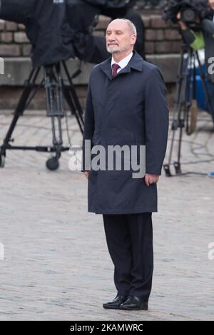 Antoni Macierewicz, ministre polonais de la défense nationale, lors des célébrations centrales marquant le 226th anniversaire de l'adoption de la constitution nationale de la Pologne le 03 mai 1791, sur la place du Château à Varsovie, Pologne, le 3 mai 2017 (photo de Mateusz Wlodarczyk/NurPhoto) *** Veuillez utiliser le crédit du champ de crédit *** Banque D'Images