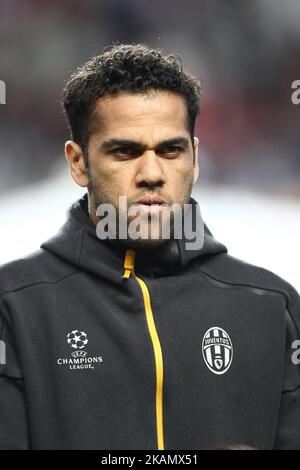 Dani Alves, défenseur de la Juventus (23), pose pour être photographié avant le match de demi-finale de l'UEFA Champions League MONACO - JUVENTUS le 03/05/2017 au Stade Louis II à Monaco, Monaco. (Photo de Matteo Bottanelli/NurPhoto) *** Veuillez utiliser le crédit du champ de crédit *** Banque D'Images