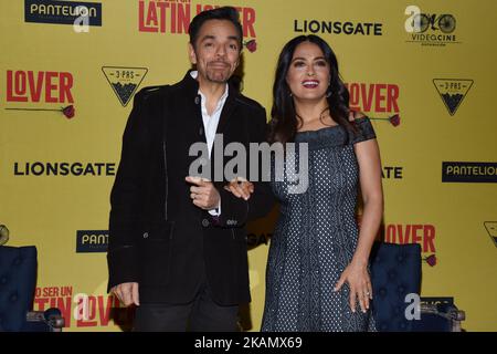 Salma Hayek et Eugenio Derbez posent à la photographie pendant la conférence de presse pour promouvoir le film "Latino Lover" à l'hôtel Saint Regis sur 03 mai 2017 à Mexico, Mexique (photo de Carlos Tischler/NurPhoto) *** Veuillez utiliser le crédit du champ de crédit *** Banque D'Images