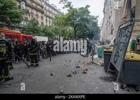 La cérémonie des étudiants parisiens contre les élections présidentielles françaises, à Paris, sur 5 mai 2017. (Photo de Guillaume Pinon/NurPhoto) *** Veuillez utiliser le crédit du champ de crédit *** Banque D'Images