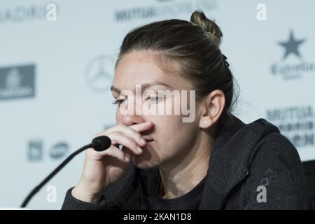 Conférence de presse de Simona Halep le sixième jour du Mutua Madrid tennis ouvert à la Caja Magica sur 11 mai 2017 à Madrid, Espagne. (Photo par Oscar Gonzalez/NurPhoto) *** Veuillez utiliser le crédit du champ de crédit *** Banque D'Images