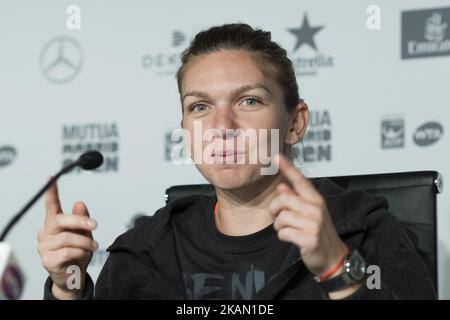 Conférence de presse de Simona Halep le sixième jour du Mutua Madrid tennis ouvert à la Caja Magica sur 11 mai 2017 à Madrid, Espagne. (Photo par Oscar Gonzalez/NurPhoto) *** Veuillez utiliser le crédit du champ de crédit *** Banque D'Images