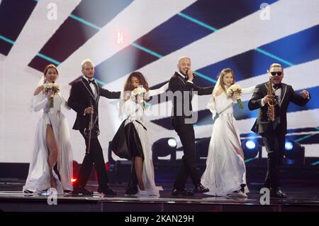 Projet coup de soleil de Moldavie se produire avec la chanson 'Hey Mamma', lors de la répétition de la Grande finale du Concours Eurovision de la chanson, à Kiev, Ukraine, 12 mai 2017. La grande finale du Concours Eurovision de la chanson (ESC) aura lieu le 13 mai au Centre international des expositions de Kiev. (Photo par STR/NurPhoto) *** Veuillez utiliser le crédit du champ de crédit *** Banque D'Images