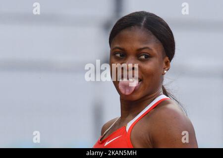 Edidiong Ofonime Odiong de Bahreïn remporte la finale féminine de 200 m, lors d'un événement sportif à Bakou 2017 - 4e Jeux de solidarité islamique au stade olympique de Bakou. Le jeudi 18 mai 2017 à Bakou, Azerbaïdjan. Photo par Artur Widak *** Veuillez utiliser le crédit du champ de crédit *** Banque D'Images