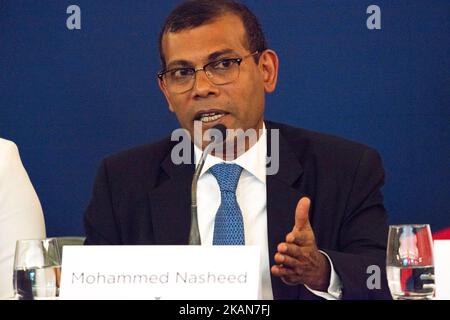 Mohammed Nasheed, le président démocratiquement élu des Maldives qui a été renversé par la suite par un coup d'État, prend la parole à la conférence de presse de l'Oslo Freedom on Forum 22 mai 2017 2017 à l'hôtel intercontinental dans le centre d'Oslo, en Norvège. Lors de la conférence de presse d'ouverture du Forum d'Oslo sur la liberté, des militants des droits de l'homme du monde entier ont parlé de l'importance de défendre la démocratie dans un monde de plus en plus autoritaire. L'utilisation de fausses nouvelles et le désassemblage et la diffamation progressifs des institutions démocratiques de travail, y compris la presse, ont été identifiés comme des éléments clés d'un détestég Banque D'Images