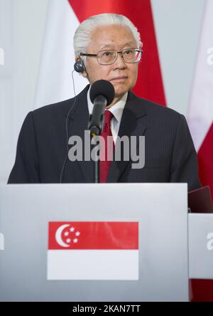 Le Président de Singapour Tony Tan Keng Yam pendant les déclarations des médias, après la visite du Président de Singapour en Pologne. 22 mai 2017, Varsovie, Pologne (photo de Krystian Dobuszynski/NurPhoto) *** Veuillez utiliser le crédit du champ de crédit *** Banque D'Images