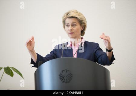 Le ministre allemand de la Défense, Ursula von der Leyen, parle de 23 mai 2017 lors d'une rencontre avec l'Association de la presse étrangère à Berlin, en Allemagne. (Photo par Emmanuele Contini/NurPhoto) *** Veuillez utiliser le crédit du champ de crédit *** Banque D'Images