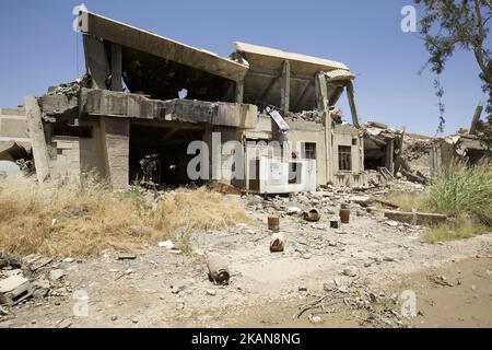 L'université de Mossoul, qui a été à nouveau ouverte pour des classes il y a une semaine, a été détruite par le conflit avec l'EI. Ici, les restes d'une usine d'IED bombardé. Mosul, Iraq, 24 mai 2017 (photo de Noe Falk Nielsen/NurPhoto) *** Veuillez utiliser le crédit du champ de crédit *** Banque D'Images