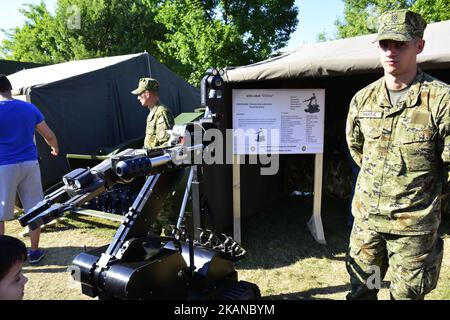 Célébration du 26th anniversaire des forces armées croates au centre sportif de loisirs Jarun à Zagreb, Croatie, le 28 mai 2017. (Photo par Alen Gurovic/NurPhoto) *** Veuillez utiliser le crédit du champ de crédit *** Banque D'Images