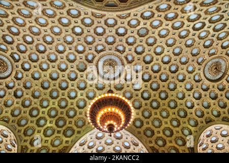 Plafond à cercueil orné dans l'édifice Commerce court du centre-ville de Toronto, Canada. L'édifice de la Cour de commerce, construit en 1929, est un complexe de quatre édifices à bureaux situés dans les rues King et Bay, dans le quartier financier de Toronto (Ontario), au Canada. Le principal locataire est la Banque canadienne Impériale de Commerce (CIBC). Les bâtiments sont un mélange de styles architecturaux Art déco, International et du début du modernisme. (Photo de Creative Touch Imaging Ltd./NurPhoto) *** Veuillez utiliser le crédit du champ de crédit *** Banque D'Images