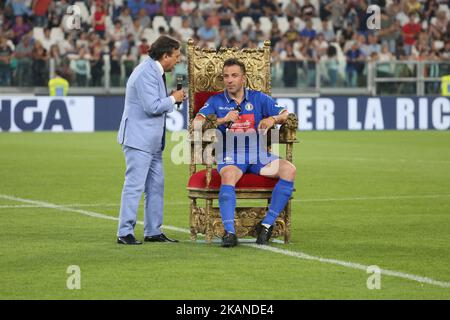 Alessandro Del Piero interviewé par Piero Chiambretti lors du vingt-sixième match de football de charité Partita del Cuore au stade Juventus le 30 mai 2017 à Turin, Italie. (Photo par Massimiliano Ferraro/NurPhoto) *** Veuillez utiliser le crédit du champ de crédit *** Banque D'Images