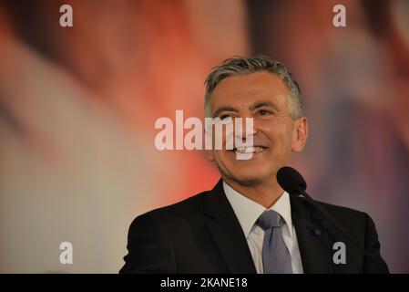 Le candidat du Parti nationaliste Simon Busuttil s'exprime jeudi à Lija, Malte, lors d'un rassemblement de campagne à 25 mai 2017. Malte tiendra des élections générales sur 3 juin 2017. (Photo de Kendall Gilbert/NurPhoto) *** Veuillez utiliser le crédit du champ de crédit *** Banque D'Images