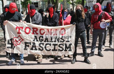 Se rallier à la diversité, à la force et à la solidarité avec les groupes opprimés du centre-ville de Toronto, Ontario, Canada, on 03 juin 2017. Les manifestants se sont réunis pour montrer que « la liberté d'expression n'est pas la liberté de haine » au cours de cette journée d'action pour soutenir la diversité, la force et la solidarité et pour contrer l'afflux récent de manifestations racistes organisées par des groupes de haine de droite à travers le Canada. (Photo de Creative Touch Imaging Ltd./NurPhoto) *** Veuillez utiliser le crédit du champ de crédit *** Banque D'Images