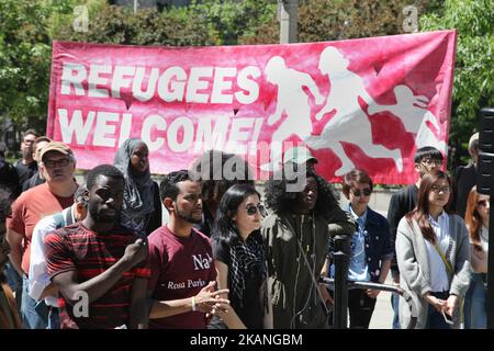 Se rallier à la diversité, à la force et à la solidarité avec les groupes opprimés du centre-ville de Toronto, Ontario, Canada, on 03 juin 2017. Les manifestants se sont réunis pour montrer que « la liberté d'expression n'est pas la liberté de haine » au cours de cette journée d'action pour soutenir la diversité, la force et la solidarité et pour contrer l'afflux récent de manifestations racistes organisées par des groupes de haine de droite à travers le Canada. (Photo de Creative Touch Imaging Ltd./NurPhoto) *** Veuillez utiliser le crédit du champ de crédit *** Banque D'Images