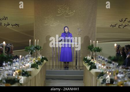 Le président élu de la résistance iranienne, Maryam Rajavi, et un grand nombre de personnalités de premier plan originaires de Syrie, du Yémen, de Palestine, de Jordanie, Et l’Algérie a participé à un rassemblement d’Iftar à l’occasion du Ramadan, « solidarité interconfessionnelle contre l’extrémisme », qui s’est tenu au bureau central du Conseil national de la résistance de l’Iran à Auvers-sur-Oise, au nord de Paris, sur 3 juin 2017. Siavosh Hosseini/NURPHOTO (photo de Siavosh Hosseini/NurPhoto) *** Veuillez utiliser le crédit du champ de crédit *** Banque D'Images