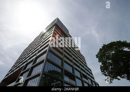 Le bâtiment Nordic Haven est vu le long de la rivière Brda à Bydgoszcz, en Pologne, le 3 juin 2017. Le bâtiment développé par Nordic Apartments offrira plus de 80 appartements avec des prix à partir d'environ 1500 euros par mètre carré ou deux fois le revenu mensuel moyen en Pologne. (Photo de Jaap Arriens/NurPhoto) *** Veuillez utiliser le crédit du champ de crédit *** Banque D'Images