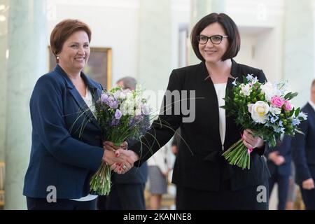 Halina Szymanska (L) et Malgorzata SADURska (R) au Palais présidentiel de Varsovie (Pologne) le 12 juin 2017 (photo de Mateusz Wlodarczyk/NurPhoto) *** Veuillez utiliser le crédit du champ de crédit *** Banque D'Images