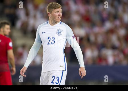 Alfie Mawson, d'Angleterre, regarde pendant le Championnat européen des moins de 21 ans de l'UEFA 2017 Group A match entre l'Angleterre et la Pologne au stade Kielce à Kielce, Pologne sur 22 juin 2017 (photo par Andrew Surma/NurPhoto) *** Veuillez utiliser le crédit du champ de crédit *** Banque D'Images