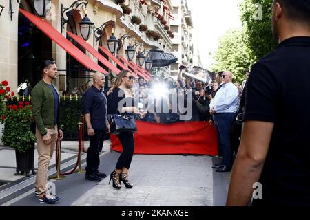 Mariah Carey quitte l'hôtel Plaza Athenee à Paris, en France, le 24 juin 2017. (Photo de Mehdi Taamallah/NurPhoto) *** Veuillez utiliser le crédit du champ de crédit *** Banque D'Images