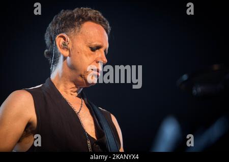 Martin Gore le groupe de rock électronique anglais Depeche mode photographié sur scène comme ils se jouent au stade San Siro à Milan, Italie sur 27 juin 2017.(photo de Roberto Finizio/NurPhoto) *** Veuillez utiliser le crédit du champ de crédit *** Banque D'Images